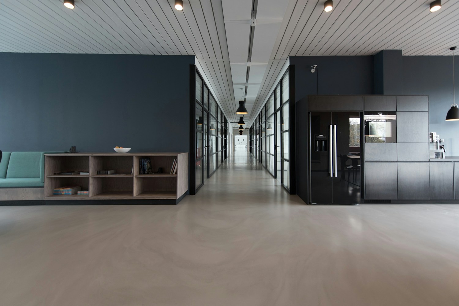 Interior de edifício corporativo de alto padrão
